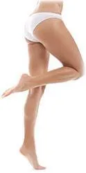jambes de femme blanche nues sur un fond blanc - weightworld